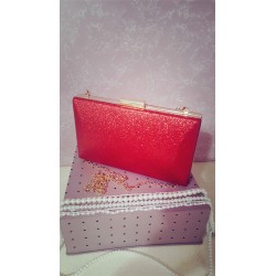 Clutch rosu de ocazie