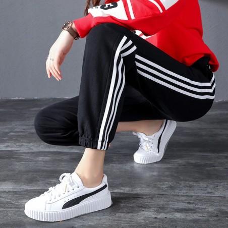 Pantaloni negri trening cu dungi albe