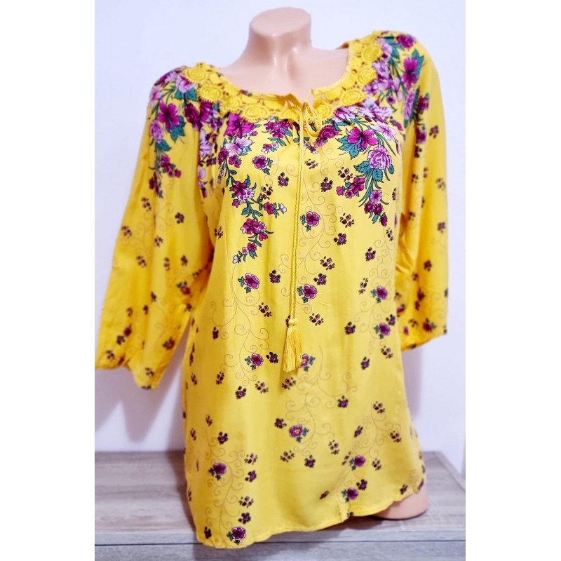 Bluza tip ie cu imprimeu floral mic
